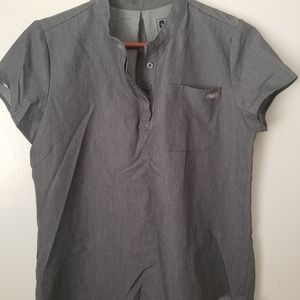 Embu popover scrub top